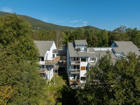 Condo tucked away in the Green Mountains with shuttle to resort and the best amenities around.
