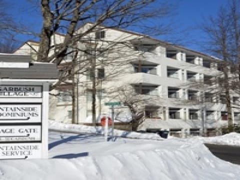 Prime location just minutes from Sugarbush skiing and activities