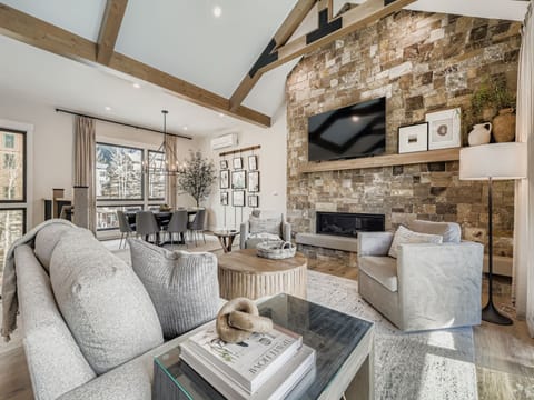 2nd Floor Living Room