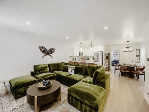 1375 Woodside Avenue #203 - Print Quality - 002 - 02 Living Room