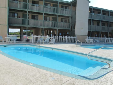 The complex offers 2 pools for you to enjoy during your stay.