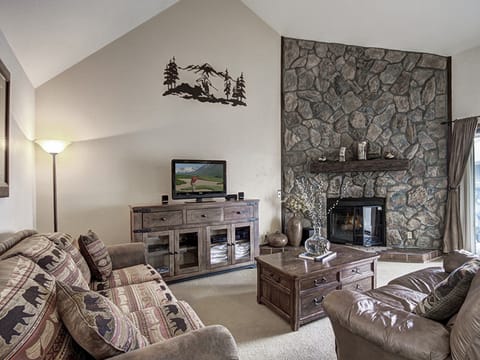 Living Area - Park Place 304C - Breckenridge Vacation Rental