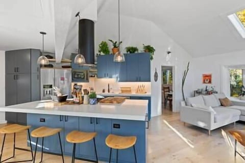 Have an audience watch while you prepare food for the crew!