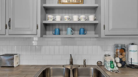 Sunshine Chateau Kitchen