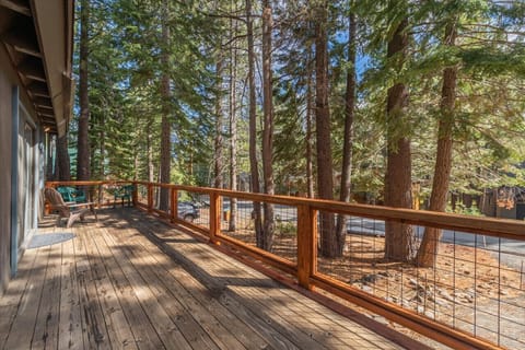 New, front deck to enjoy the mountain air