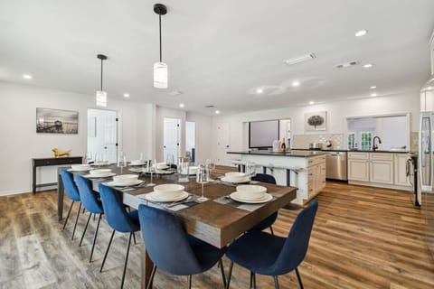 14-person dining table