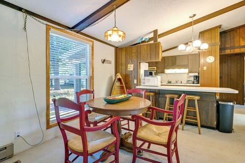 Breakfast Bar | Dining Area | Dishware & Flatware Provided