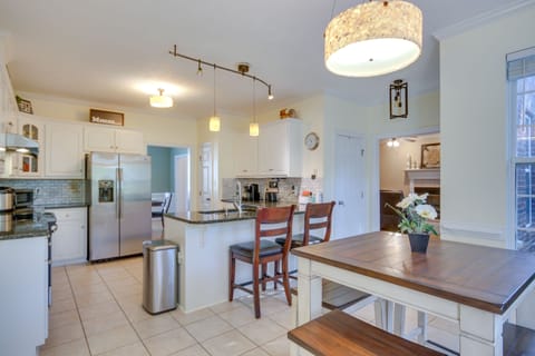 Kitchen | Cooking Basics | Coffee Maker | Paper Towels/Trash Bags Provided