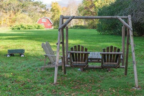 Gorgeous Mountains Views & Private Stream in Secluded Oasis House in Capital District, NY, USA