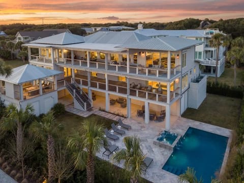 Sunkissed Palms- 4 51st. Ave. Wonderful ocean views!