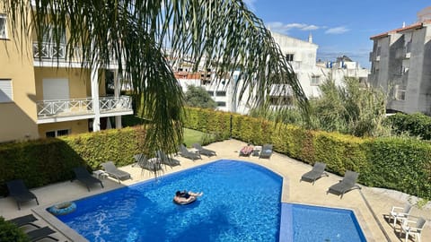 Shared pool at Garden Hill M in Albufeira old town near the beach, restaurants and bars.