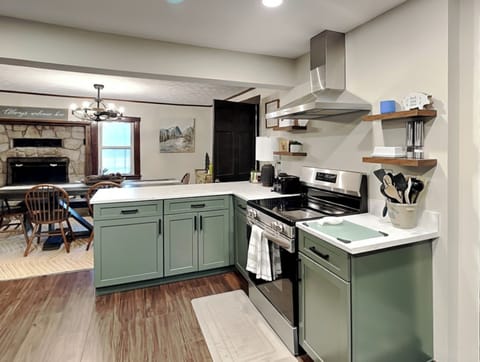 Full Kitchen w. Updated Appliances + Ample Counter Space