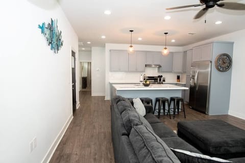 6c09d1a6 61e5 47cb 9929 fa3f5cbafb72