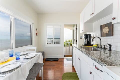 Kitchen and dining area.