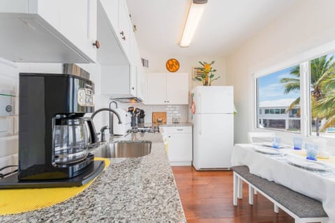 Kitchen and dining area.