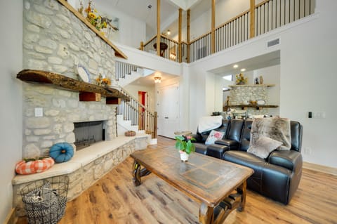 Horseshoe Bay Vacation Rental | 3BR | 3BA | Stairs Required | 2,800 Sq Ft