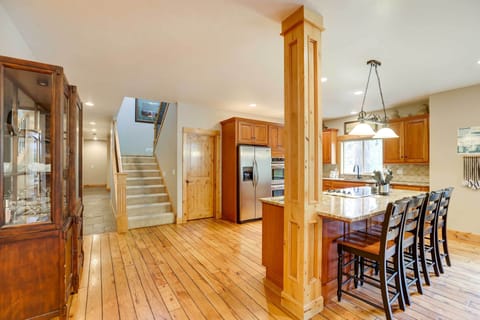 Kitchen | Coffee Maker | Hot Water Pot | Dishwasher | Cooking Utensils