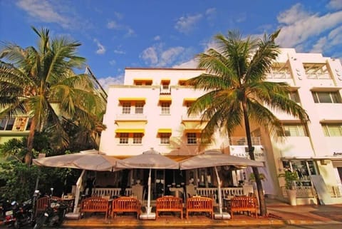 Restaurant next to the Apartment