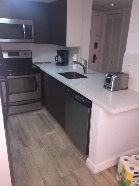 FULL EQUIPPED NEW KITCHEN