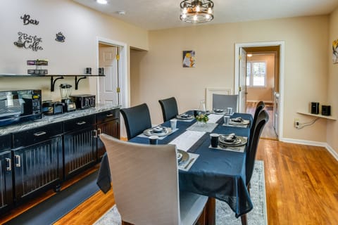 Dining Room | Dishware Provided