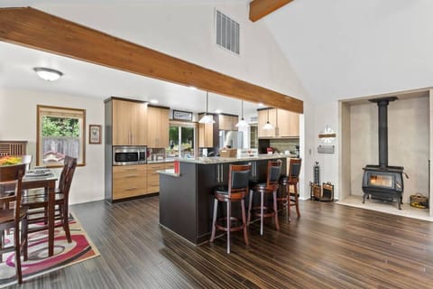 Enough seating for 8!