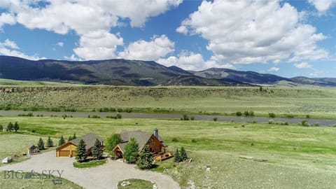 Beautiful 3 level Log Home within 300 feet of the Madison River
