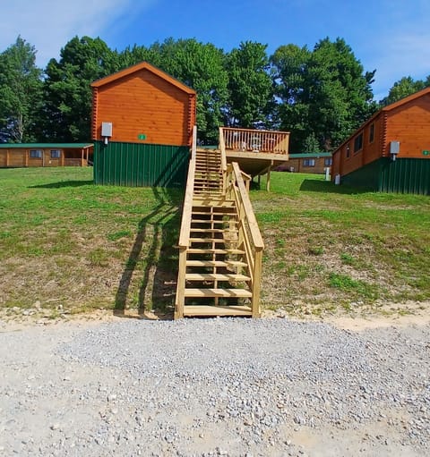 Stairs & parking area (around the back of the cabin)