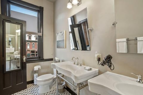 6c2738f0-b904-47f4-9ef5-620755c24871