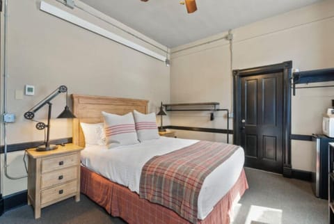 28e9a839-dabe-40cc-8ce5-cecb18d1b224