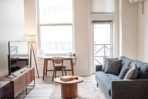 5BR CozySuites The Block |Direct Skybridge Access