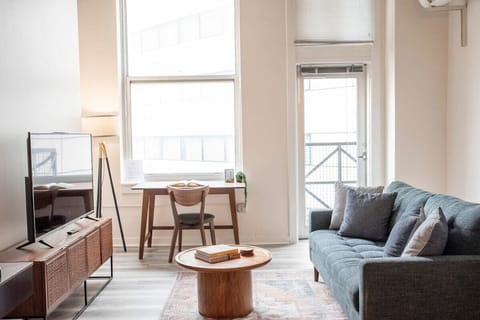 5BR CozySuites The Block |Direct Skybridge Access