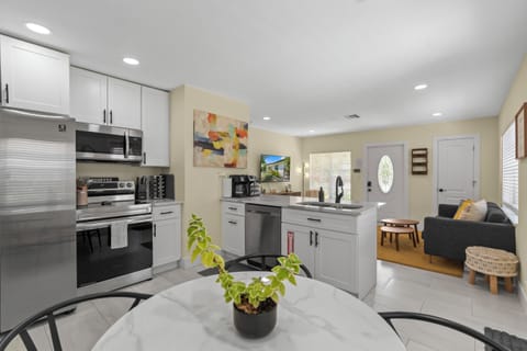 Fully Equipped Kitchen!