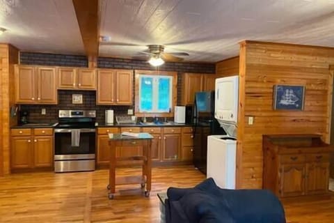 E6120a28 a837 40a4 b5c2 9b0ed3b51a38