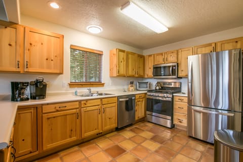 Both keurig and regular coffee pots are provided as well as everything you need to get started preparing meals together