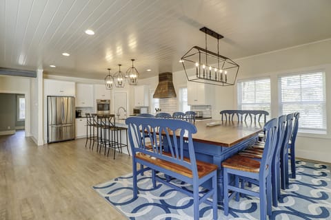 Dining Area - Seats 12