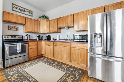 Fully stocked kitchen