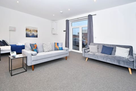 Living Room / Lounge