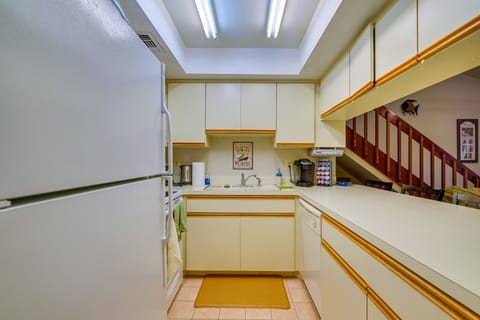 Kitchen | Equipped w/ Cooking Basics