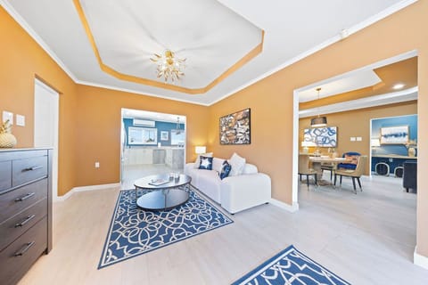 High-End Pool Getaway ~ Upscale 5* Location ~ BBQ! (24063)