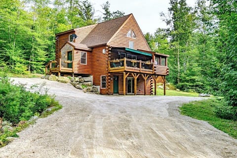 Forrest Lane · Forrest Cabin  Cozy Cabin tucked in the Trees (1654)