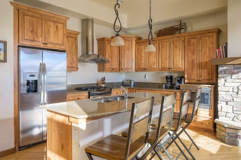 Fully Stocked Chefs Kitchen