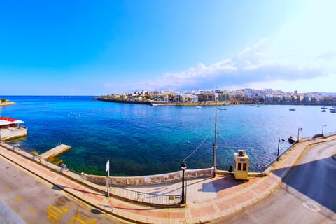 Unobstructed sea views from the balcony