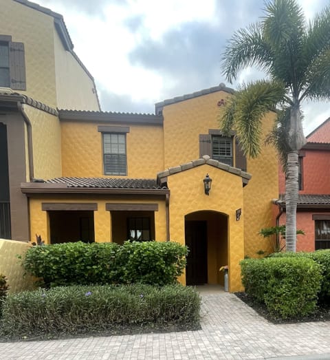 2 Floor Townhome