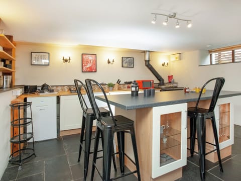 Kitchen area | The Threshing Barn - Middle Corscombe, Sampford Courtenay, Okehampton