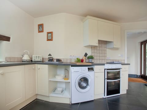 Kitchen area | Old Stable Cottage - Middle Corscombe, Sampford Courtenay, Okehampton