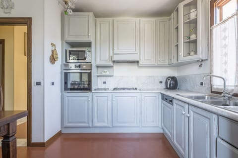 Autumn, Kitchen, Spring, Summer