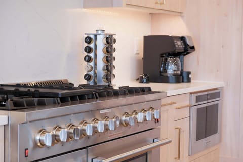 Cook like a pro: chef-status range and stove in your kitchen