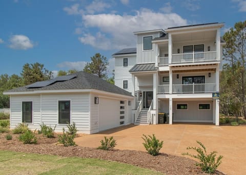 Welcome to Seaview Estate - your next family beach getaway.