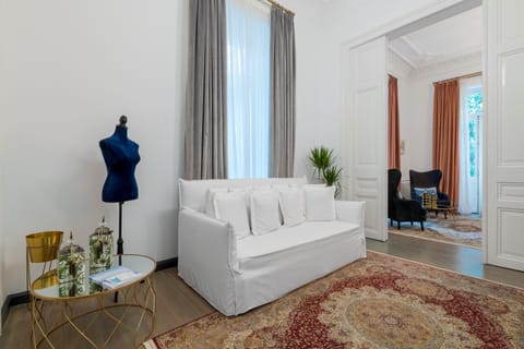 Living room, Sitting area