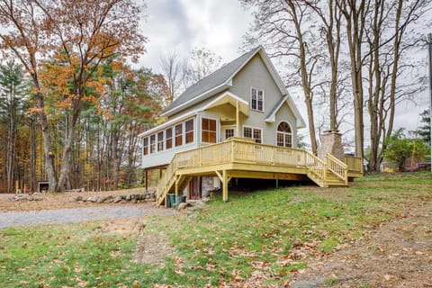 Gloversville Vacation Rental | 2BR | 1.5BA | Stairs Required | 1,664 Sq Ft